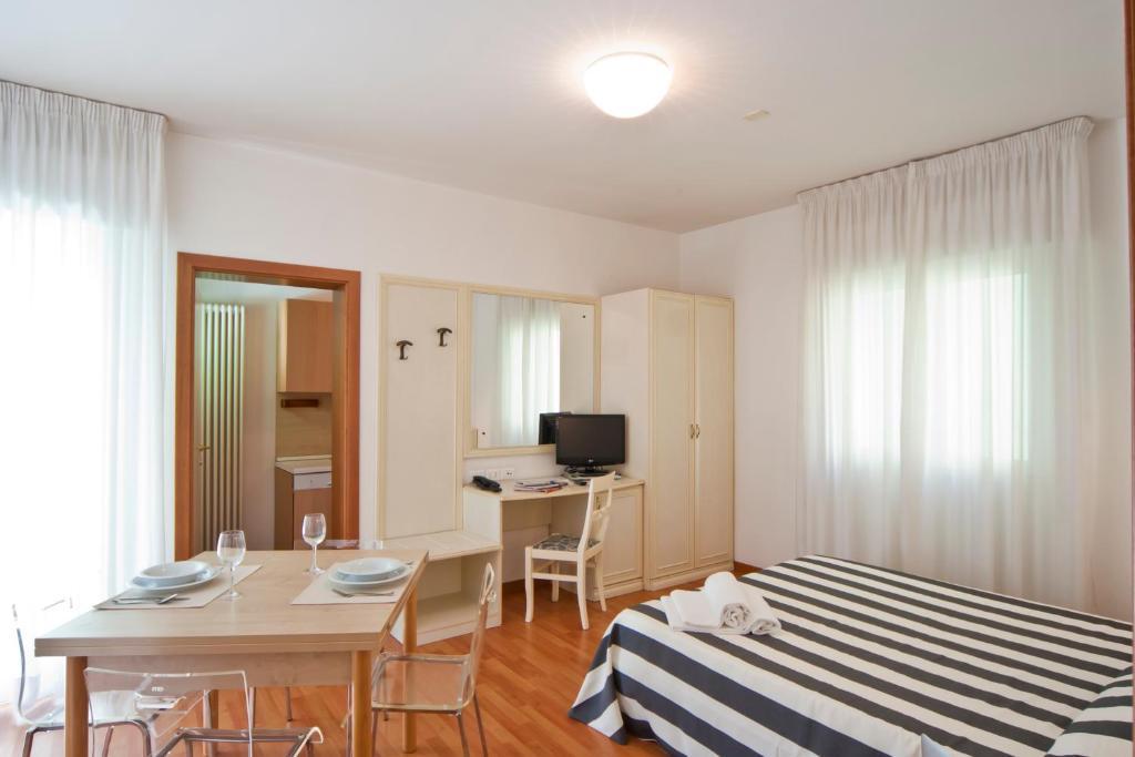 Residence Divina Rimini Zimmer foto