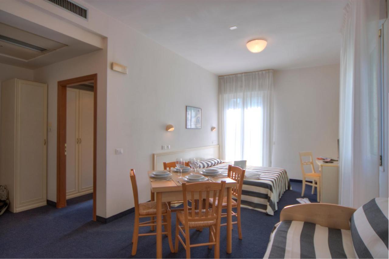 Residence Divina Rimini Zimmer foto